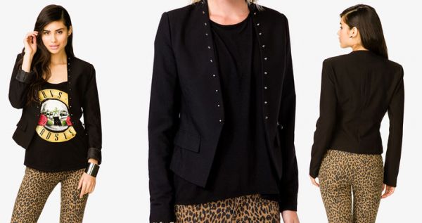 Blazer preto c/ detalhe em tachas